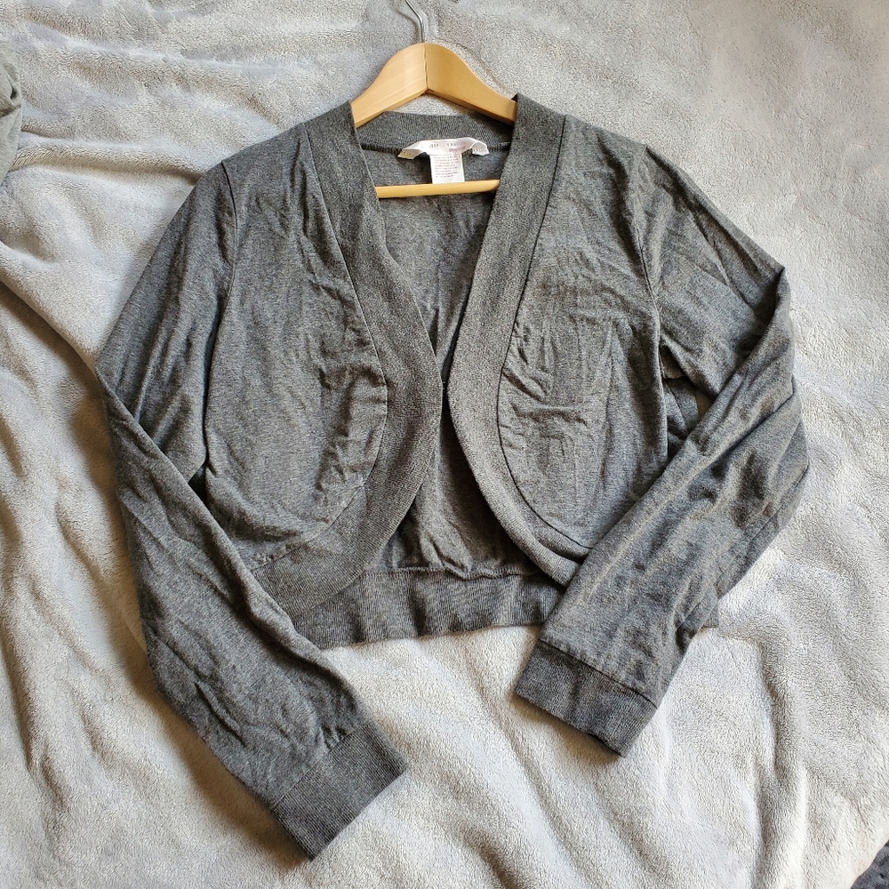 Gilligan & O'Malley Charcoal Shrug Crop top